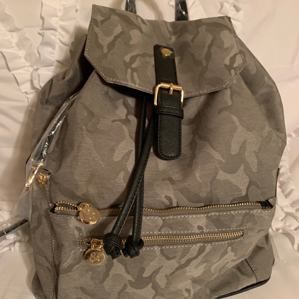 Women’s Backpack - Picture 3 of 8